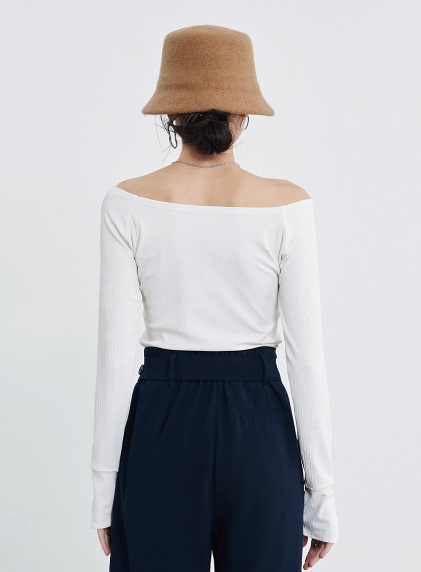 方領坑條合身針織上衣